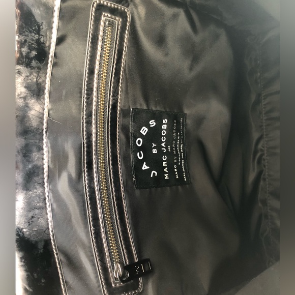 Marc by Marc Jacobs Metallic Tote, with Chain Straps, EUC like new - Picture 10 of 12
